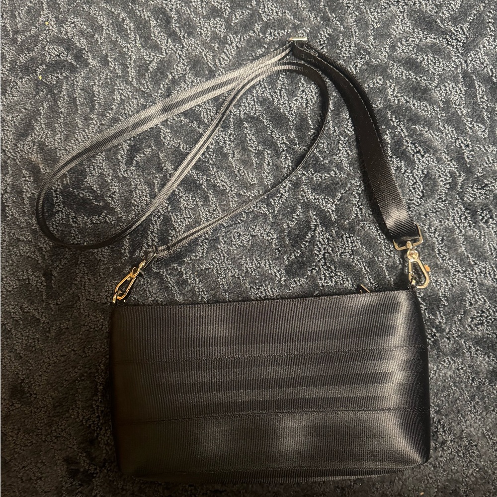 NWOT Harvey’s convertible clutch